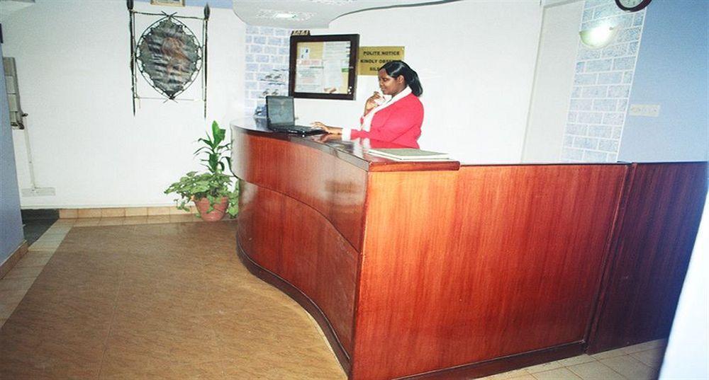 Blue Hut Hotel Nairobi Extérieur photo